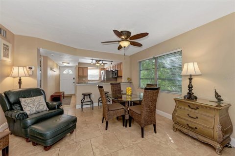 Condominio en alquiler en Sarasota, Florida, 2 dormitorios, 83.61 m2 № 645192 - foto 16