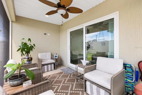 House in The Villages, Florida 3 bedrooms, 139.26 sq.m. № 1898964 - photo 17