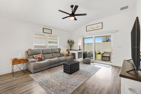 House in The Villages, Florida 3 bedrooms, 139.26 sq.m. № 1898964 - photo 9