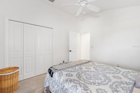 House in The Villages, Florida 3 bedrooms, 139.26 sq.m. № 1898964 - photo 16