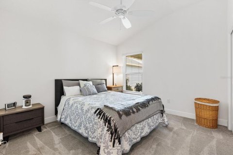 House in The Villages, Florida 3 bedrooms, 139.26 sq.m. № 1898964 - photo 13