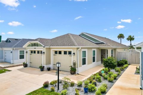House in The Villages, Florida 3 bedrooms, 139.26 sq.m. № 1898964 - photo 1
