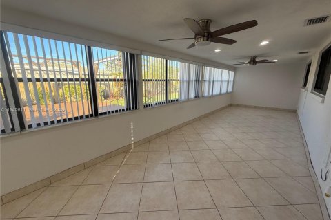 Villa ou maison à louer à Fort Lauderdale, Floride: 4 chambres, 201.04 m2 № 1999163 - photo 7