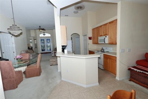 House in Davenport, Florida 4 bedrooms, 187.85 sq.m. № 380437 - photo 8