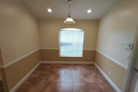 House in Clermont, Florida 3 bedrooms, 114.55 sq.m. № 1888494 - photo 4