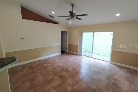 House in Clermont, Florida 3 bedrooms, 114.55 sq.m. № 1888494 - photo 5