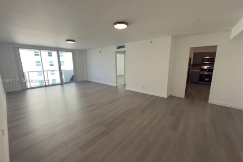 Copropriété à vendre à Surfside, Floride: 1 chambre, 84.08 m2 № 2004486 - photo 23