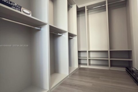 Copropriété à vendre à Surfside, Floride: 1 chambre, 84.08 m2 № 2004486 - photo 27