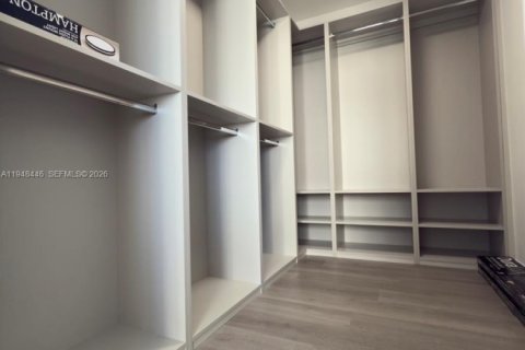 Copropriété à vendre à Surfside, Floride: 1 chambre, 84.08 m2 № 2004486 - photo 17