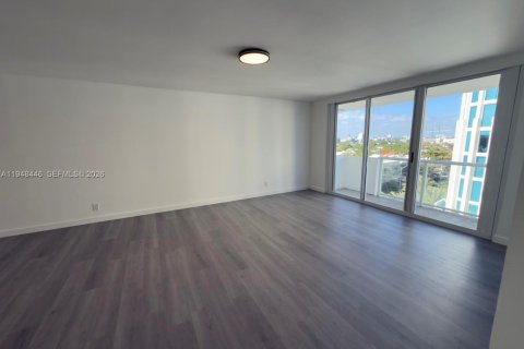 Copropriété à vendre à Surfside, Floride: 1 chambre, 84.08 m2 № 2004486 - photo 2