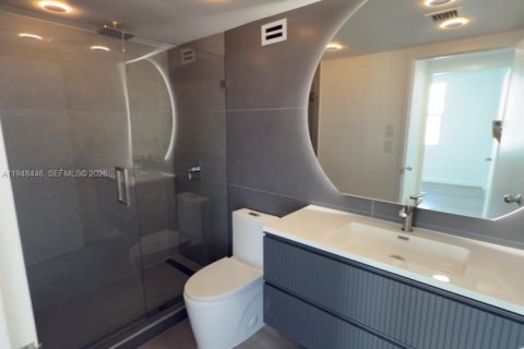 Copropriété à vendre à Surfside, Floride: 1 chambre, 84.08 m2 № 2004486 - photo 15