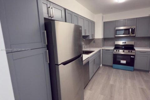 Copropriété à vendre à Surfside, Floride: 1 chambre, 84.08 m2 № 2004486 - photo 5