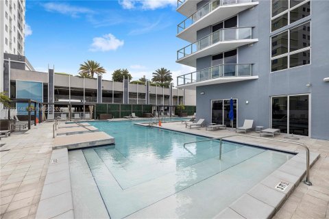 Condominio en alquiler en Miami, Florida, 1 dormitorio, 60.2 m2 № 1991018 - foto 21