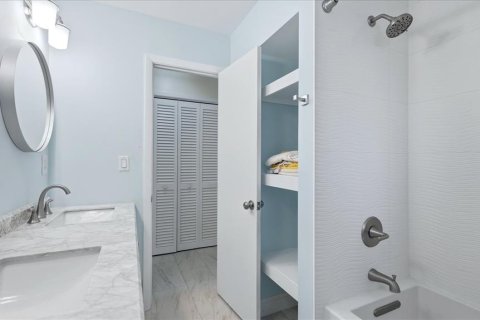 Casa en venta en Sarasota, Florida, 2 dormitorios, 123.93 m2 № 2225244 - foto 27
