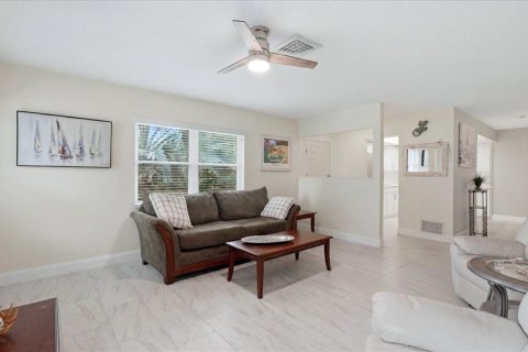 Casa en venta en Sarasota, Florida, 2 dormitorios, 123.93 m2 № 2225244 - foto 8