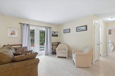 Casa en venta en Sarasota, Florida, 2 dormitorios, 123.93 m2 № 2225244 - foto 14