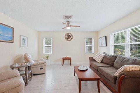 Casa en venta en Sarasota, Florida, 2 dormitorios, 123.93 m2 № 2225244 - foto 6