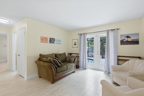 Casa en venta en Sarasota, Florida, 2 dormitorios, 123.93 m2 № 2225244 - foto 13