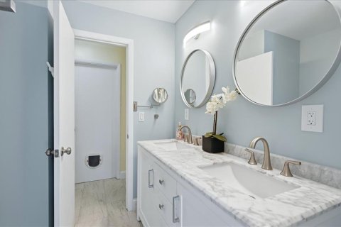 Casa en venta en Sarasota, Florida, 2 dormitorios, 123.93 m2 № 2225244 - foto 29