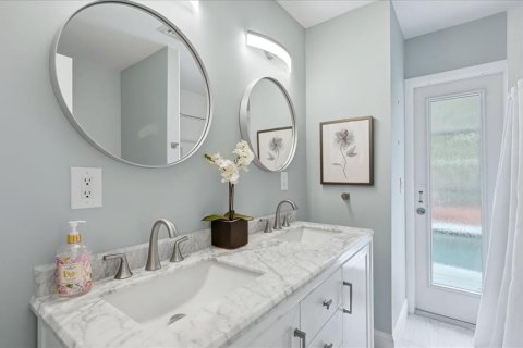 Casa en venta en Sarasota, Florida, 2 dormitorios, 123.93 m2 № 2225244 - foto 28