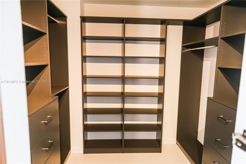 Copropriété à vendre à Hallandale Beach, Floride: 2 chambres, 135.17 m2 № 1960070 - photo 18