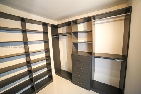 Copropriété à vendre à Hallandale Beach, Floride: 2 chambres, 135.17 m2 № 1960070 - photo 25