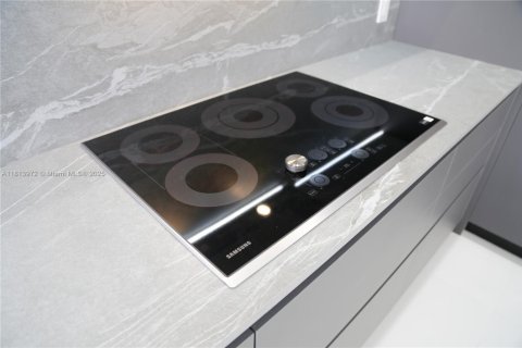 Copropriété à vendre à Hallandale Beach, Floride: 2 chambres, 135.17 m2 № 1960070 - photo 15