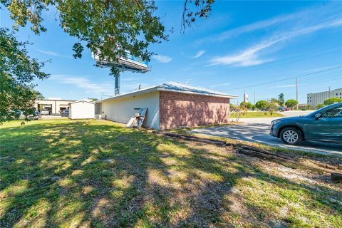 Commercial property in Kissimmee, Florida № 224923 - photo 8