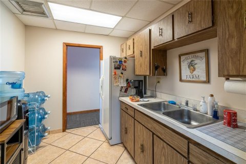 Commercial property in Kissimmee, Florida № 224923 - photo 15