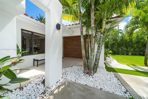 Villa ou maison à vendre à Miami Beach, Floride: 4 chambres, 228.08 m2 № 1939098 - photo 4