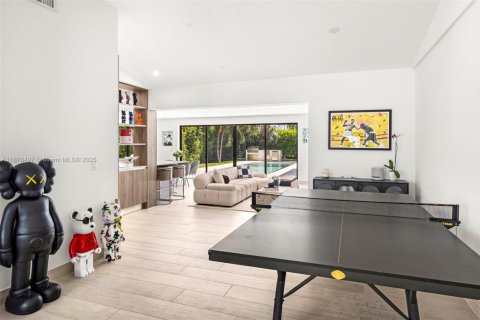 Villa ou maison à vendre à Miami Beach, Floride: 4 chambres, 228.08 m2 № 1939098 - photo 16