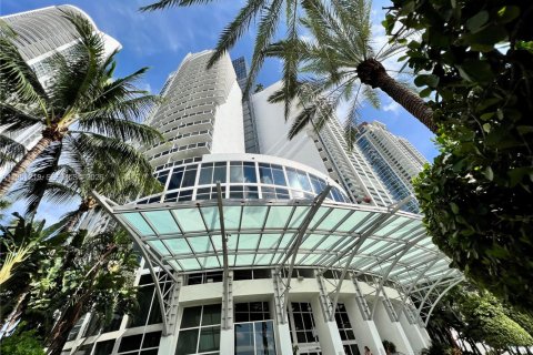 Condominio en venta en Sunny Isles Beach, Florida, 1 dormitorio, 94.85 m2 № 2007234 - foto 25