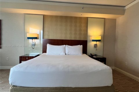 Condominio en venta en Sunny Isles Beach, Florida, 1 dormitorio, 94.85 m2 № 2007234 - foto 16