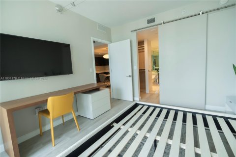 Condo in Miami, Florida, 1 bedroom  № 1814126 - photo 15