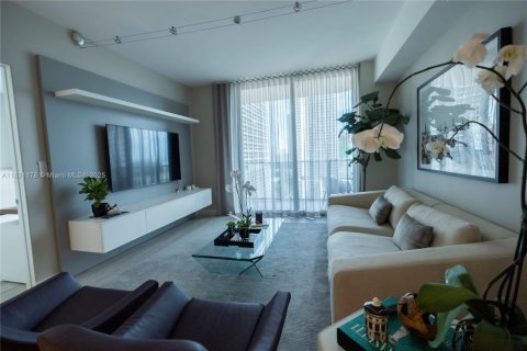 Condo in Miami, Florida, 1 bedroom  № 1814126 - photo 4