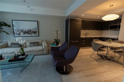 Condo in Miami, Florida, 1 bedroom  № 1814126 - photo 3