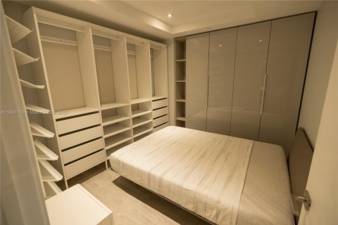 Condo in Miami, Florida, 1 bedroom  № 1814126 - photo 26
