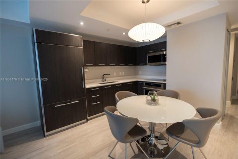 Condo in Miami, Florida, 1 bedroom  № 1814126 - photo 7