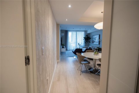 Condo in Miami, Florida, 1 bedroom  № 1814126 - photo 25