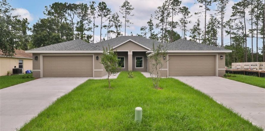 Commercial property in Palm Coast, Florida 6 bedrooms, 292.64 sq.m. № 2393906