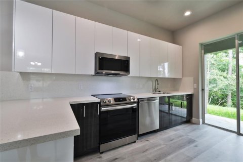 Commercial property in Palm Coast, Florida 6 bedrooms, 292.64 sq.m. № 2393906 - photo 12