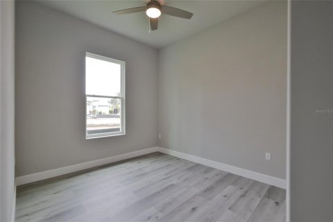 Commercial property in Palm Coast, Florida 6 bedrooms, 292.64 sq.m. № 2393906 - photo 25