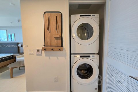Condo in Miami, Florida  № 1467312 - photo 9
