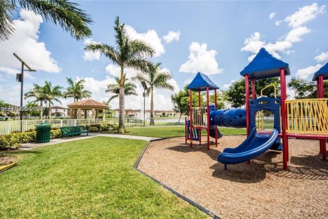 Купить таунхаус в Хайалиа, Флорида 4 спальни, 172.98м2, № 2009581 - фото 21