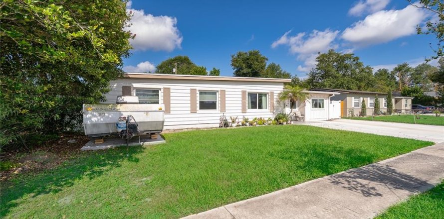 Villa ou maison à Orlando, Floride 4 chambres, 133.22 m2 № 2407096