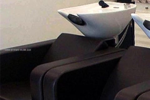 Propiedad comercial en venta en Doral, Florida № 2042385 - foto 4