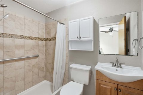 House in Punta Gorda, Florida 3 bedrooms, 90.21 sq.m. № 2219664 - photo 22