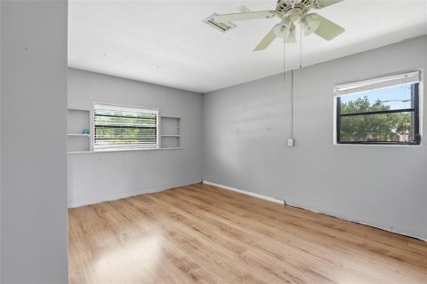 House in Punta Gorda, Florida 3 bedrooms, 90.21 sq.m. № 2219664 - photo 20