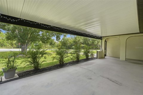 House in Punta Gorda, Florida 3 bedrooms, 90.21 sq.m. № 2219664 - photo 7