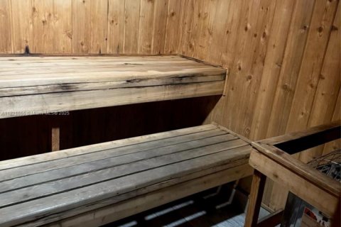 Купить кондоминиум в Халландейл-Бич, Флорида 2 спальни, 98.48м2, № 1783888 - фото 23